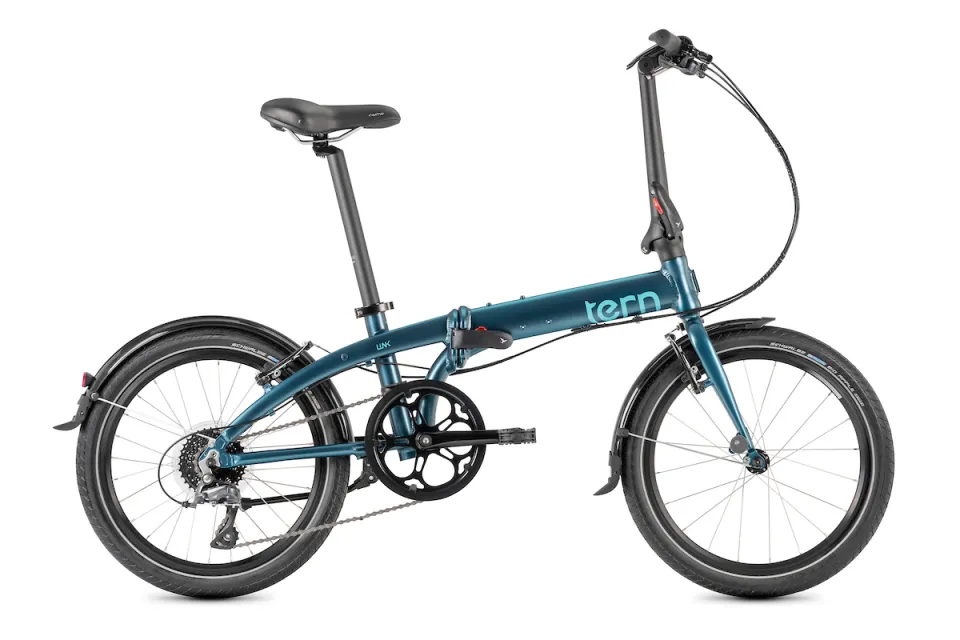 Tern Link D8 is a budget-friendly, reliable 8-speed folding bike built for easy daily commuting and urban adventures.